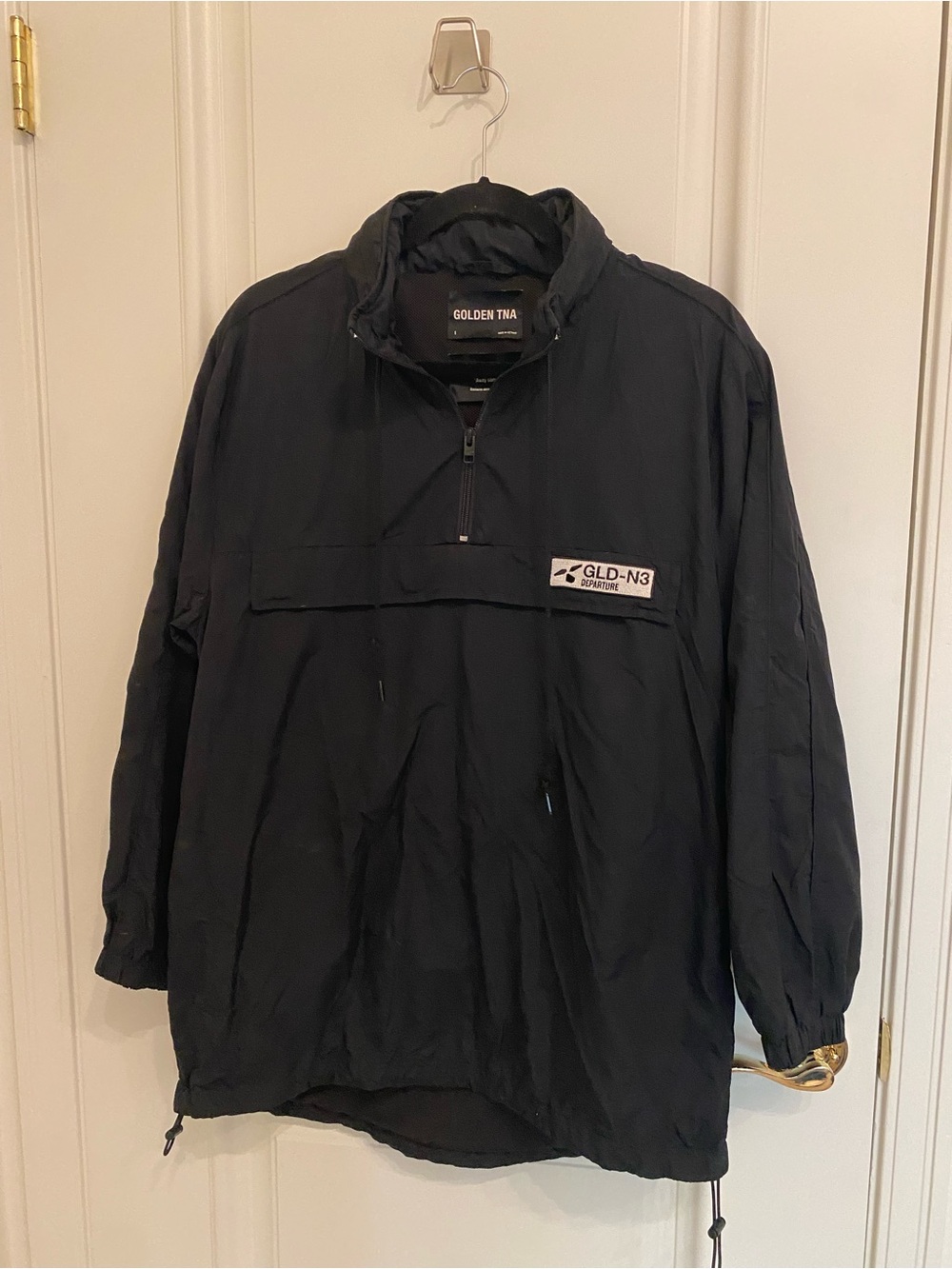Aritzia Black Pullover Windbreaker Jacket